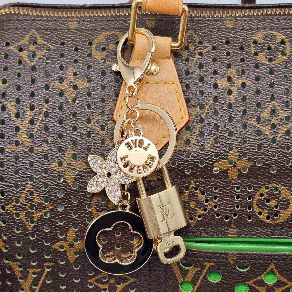 Louis Vuitton Authentic Gold Lock 🔒 Unbranded Flower Keychain Charm for Bags - Picture 7 of 7
